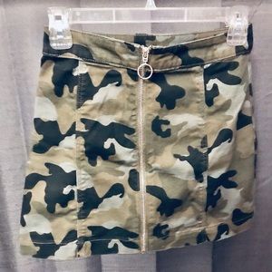 Divided (H&M) camo print mini skirt